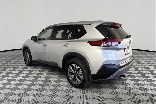 Brilliant Silver Metallic 2021 Nissan Rogue SV