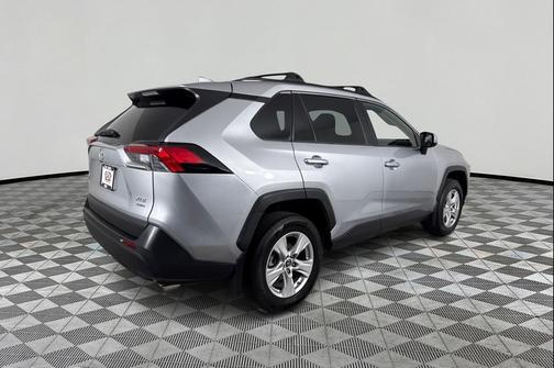 Silver Sky Metallic 2019 Toyota RAV4 XLE