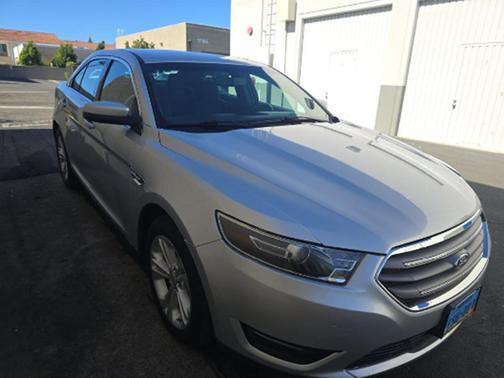 2017 Ford Taurus SEL