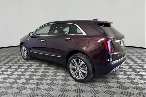 BURGUNDY 2021 Cadillac XT5 Premium Luxury