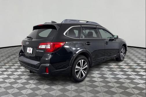 Crystal Black Silica 2019 Subaru Outback 2.5i Limited