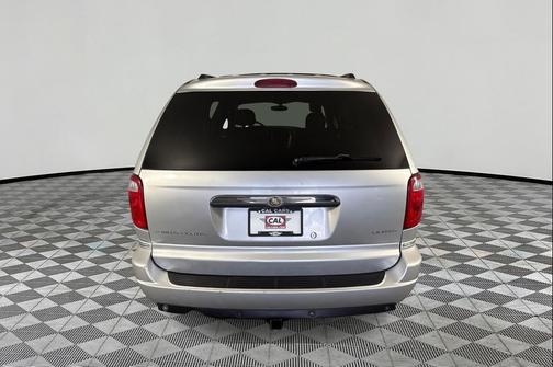 Bright Silver Metallic Clearcoat 2007 Chrysler Town & Country Limited