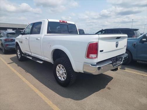 2018 RAM 2500 Laramie Crew Cab 4x4 6'4' Box