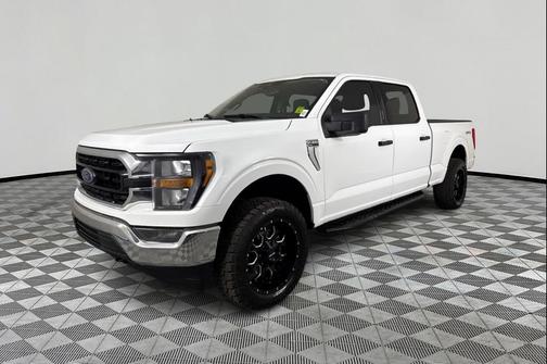 Oxford White 2023 Ford F-150 XLT