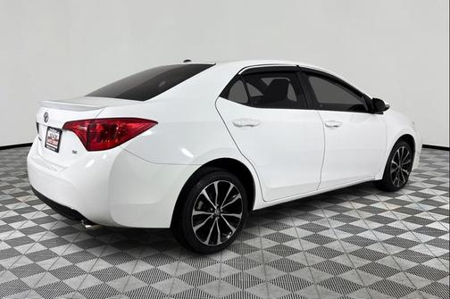 Super White 2017 Toyota Corolla SE