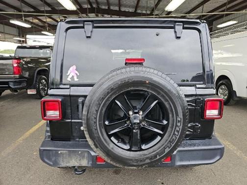 Black Clearcoat 2020 Jeep Wrangler Unlimited Sahara