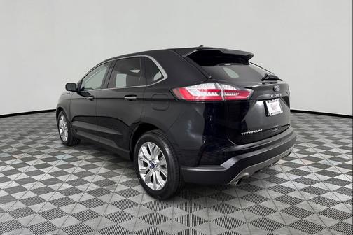 Agate Black Metallic 2022 Ford Edge Titanium
