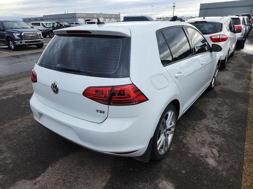 2017 Volkswagen Golf 