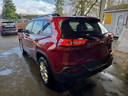 2015 Jeep Cherokee Sport