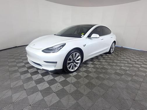 Pearl White Multi-Coat 2019 Tesla Model 3 Long Range
