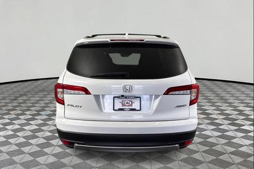 Platinum White Pearl 2021 Honda Pilot AWD Black Edition