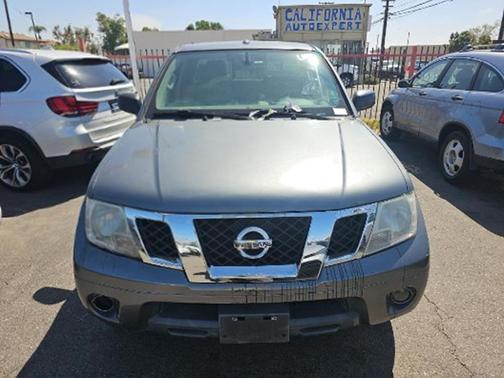 Gun Metallic 2016 Nissan Frontier SV-I4