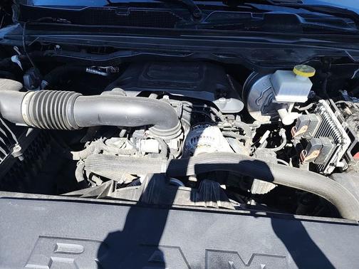 Diamond Black Crystal Pearlcoat 2019 RAM 1500 Limited