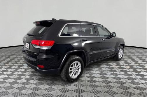 Diamond Black Crystal Pearlcoat 2019 Jeep Grand Cherokee Laredo
