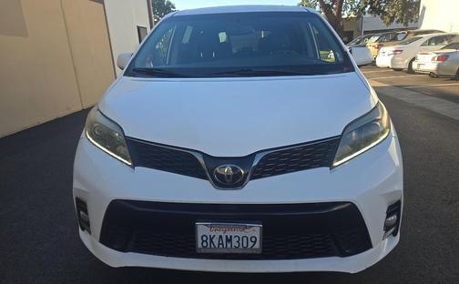 2019 Toyota Sienna SE