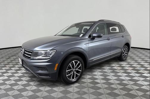 Platinum Gray Metallic 2020 Volkswagen Tiguan 2.0T SE 4MOTION