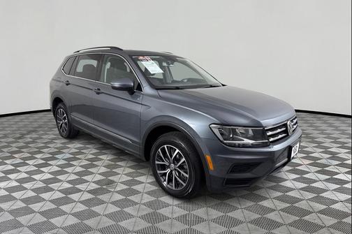 Platinum Gray Metallic 2020 Volkswagen Tiguan 2.0T SE 4MOTION
