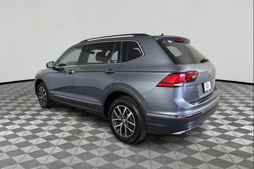 Platinum Gray Metallic 2020 Volkswagen Tiguan 2.0T SE 4MOTION