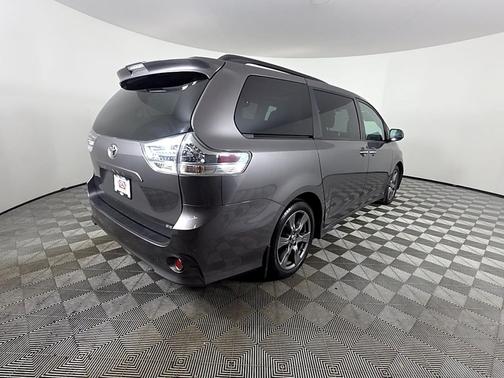 2018 Toyota Sienna SE