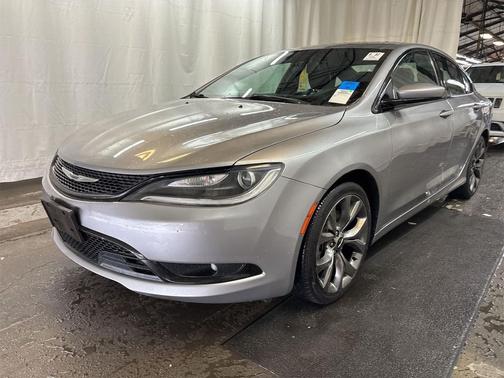2016 Chrysler 200 S
