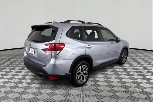 Ice Silver Metallic 2020 Subaru Forester Premium