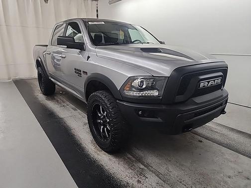 2019 RAM 1500 SLT