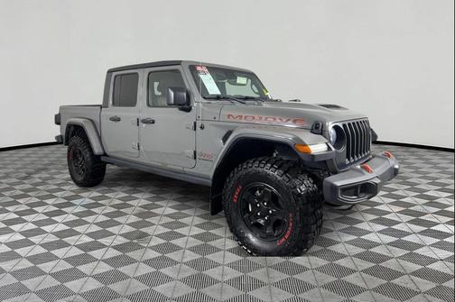 Sting-Gray Clearcoat 2021 Jeep Gladiator Mojave