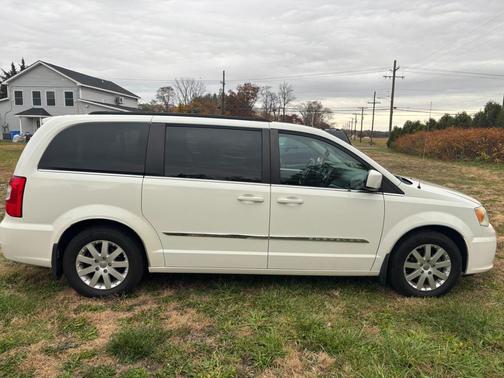 2011 Chrysler Town & Country Touring-L