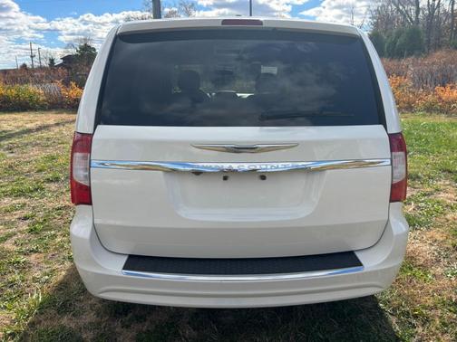 2011 Chrysler Town & Country Touring-L