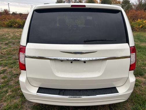 2011 Chrysler Town & Country Touring-L