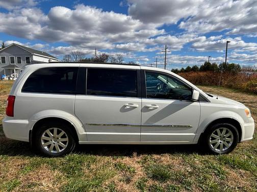 2011 Chrysler Town & Country Touring-L