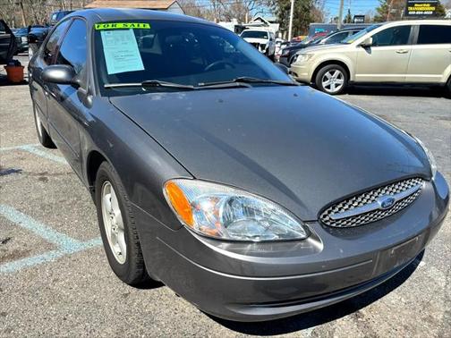 2002 Ford Taurus SE