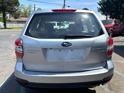 2016 Subaru Forester 2.5i