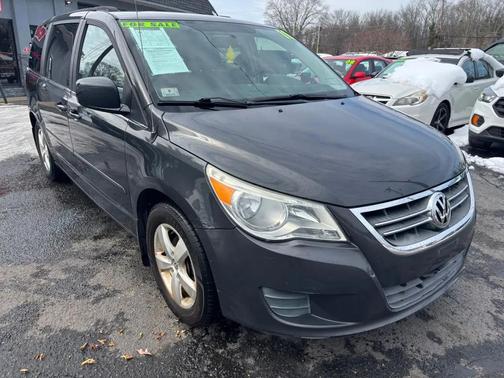 2011 Volkswagen Routan SEL