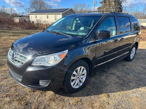 2014 Volkswagen Routan SE