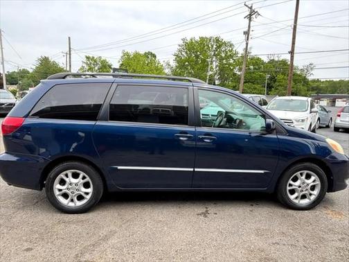 2005 Toyota Sienna XLE