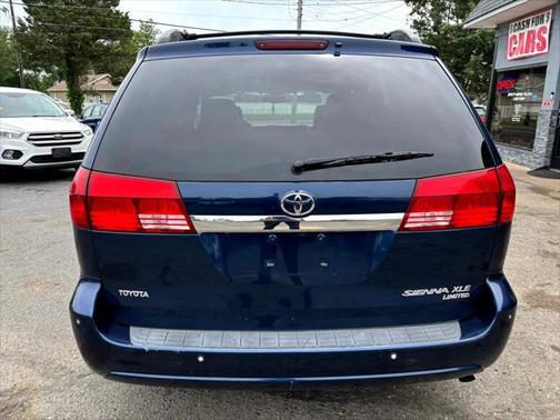 2005 Toyota Sienna XLE