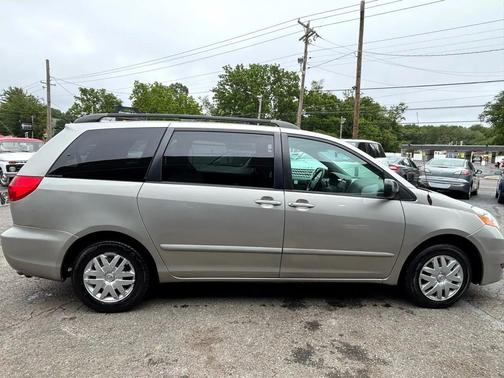 2008 Toyota Sienna CE