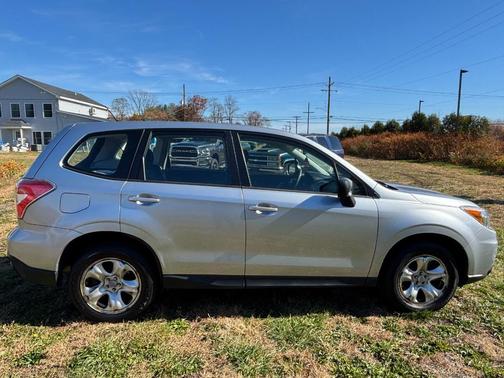 2015 Subaru Forester 2.5i