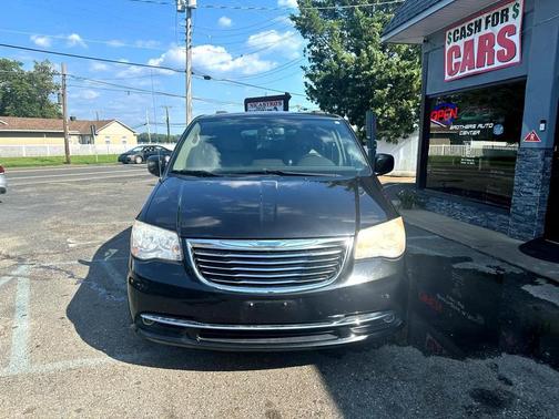 2014 Chrysler Town & Country Touring