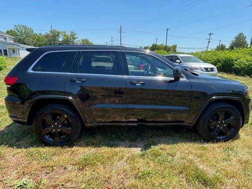 Brilliant Black Crystal Pearlcoat 2015 Jeep Grand Cherokee Altitude