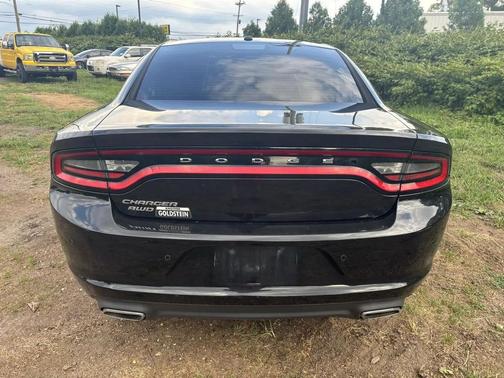 Pitch Black Clearcoat 2016 Dodge Charger SE