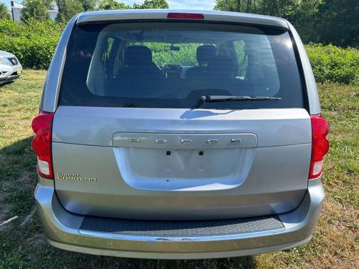 Billet Silver Metallic Clearcoat 2014 Dodge Grand Caravan AVP/SE