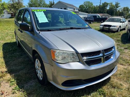 Billet Silver Metallic Clearcoat 2014 Dodge Grand Caravan AVP/SE
