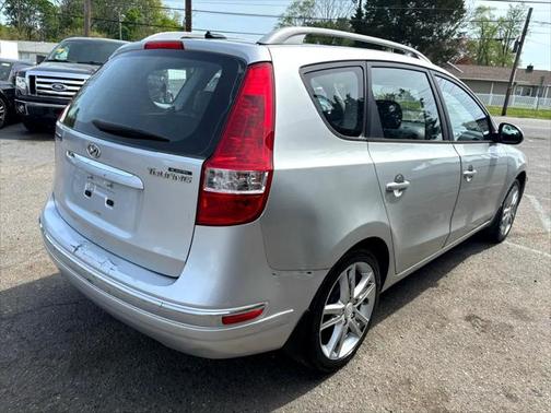 2011 Hyundai Elantra Touring SE