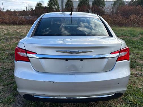 2011 Chrysler 200 Touring