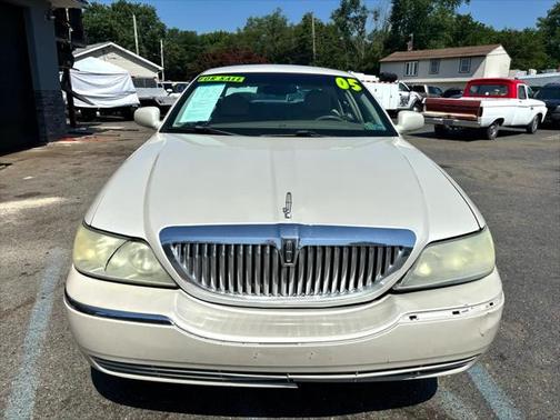 2005 Lincoln Town Car Signature