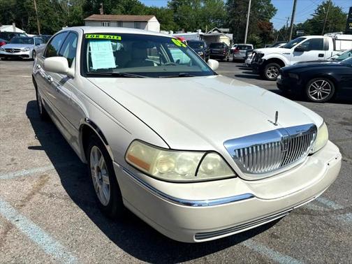 2005 Lincoln Town Car Signature