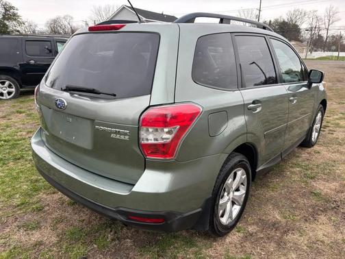 Jasmine Green Metallic 2014 Subaru Forester 2.5i Premium