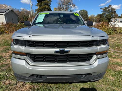 2018 Chevrolet Silverado 1500 Custom